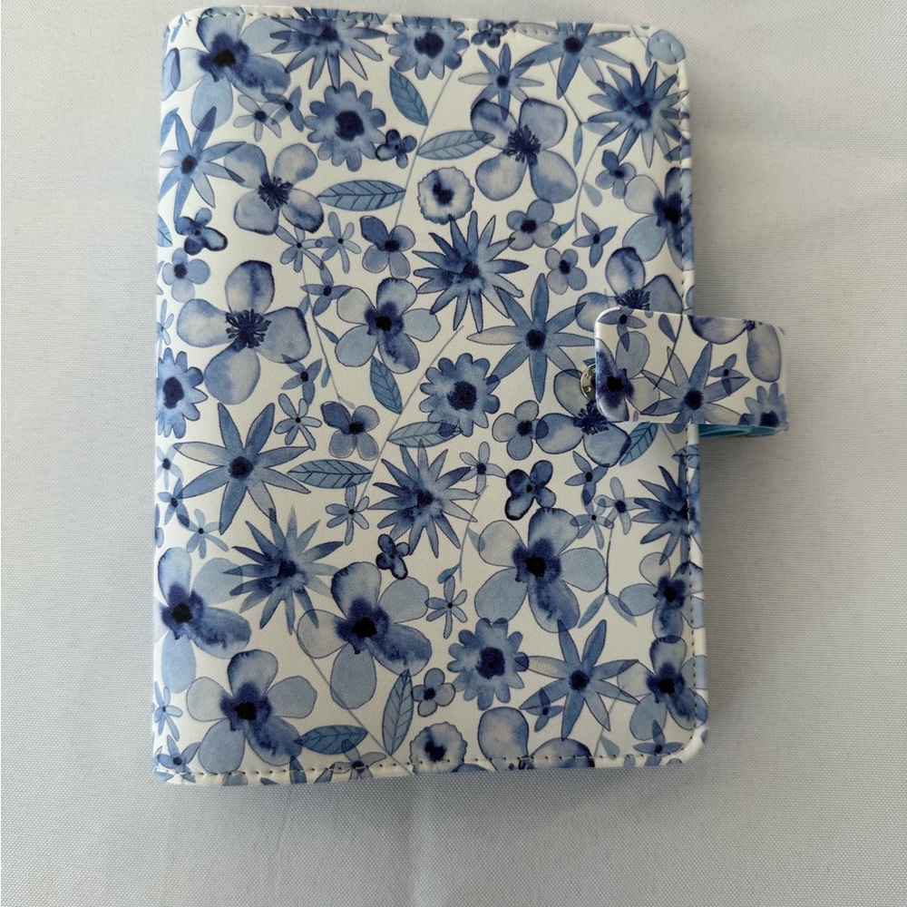 Filofax Personal size organizer - Indigo Floral pattern
